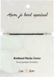 Zwarte facet geslepen kristallen armband 'Armband Hartje Zomer' op kaart met tekst 'Mam, je bent speciaal'.