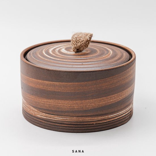 Wood urn - Beige - Bruin - Hout look - 500ML - hoogwaardig keramiek - SANA - moderne urn - as urn - huisdieren urn - urn hond - urn kat - menselijk as - familie urn - urn voor as volwassen - urne - urne hond - urnen - urne volwassenen - urne kat