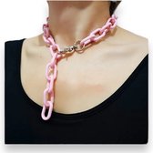 Créez une déclaration douce avec le Choker / collier Extreme Chain en rose