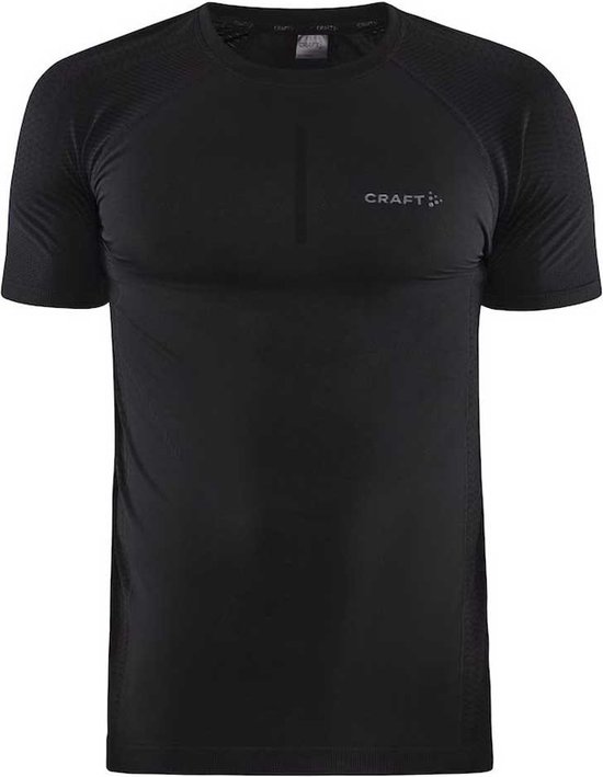 Zwarte Craft sportshirt met Craft logo op de borst en gedetailleerde mouwen.