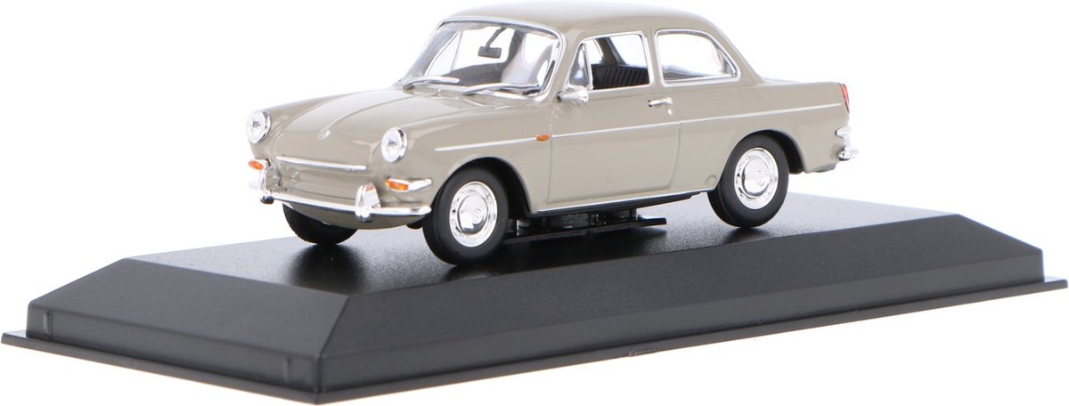 Volkswagen 1600 1966 - 1:43 - MaXichamps