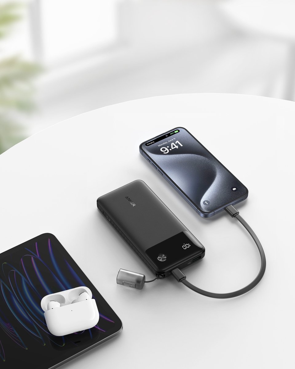 Afbeelding 2 van Anker PowerCore 10K Powerbank - 10.000 mAh - Portable Charger - 22,5W Snelladen - USB-C en USB-A Poorten - Inclusief USB-C Kabel - Zwart