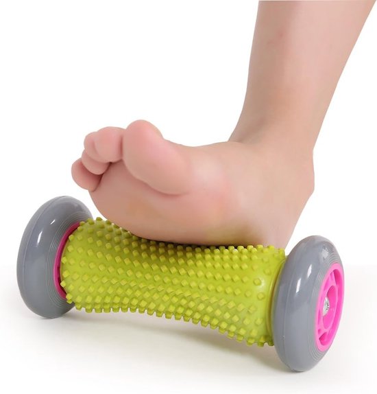 Voetmassage, acupressuur, reflexzonemassage, voetmassage, polsen, voetmassagerol, onderarmen, oefenmassagerol voor regeneratie van plantaire fasciitis en spanning van de spieren