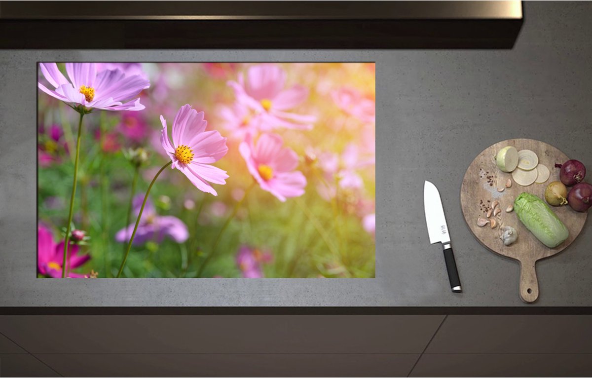 Inductieplaat Beschermer - Boemenveld met Paarse Cosmea Bloemen - 85x55 cm - 2 mm Dik - Inductie Beschermer - Bescherming Inductiekookplaat - Kookplaat Beschermer van Wit Vinyl