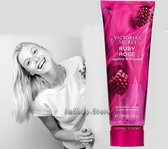 Victoria's Secret - Ruby Rosé - Berry Haute - Lotion parfumée pour le corps 236 - Édition Limited