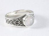 Bewerkte zilveren ring met rozenkwarts - maat 16.5