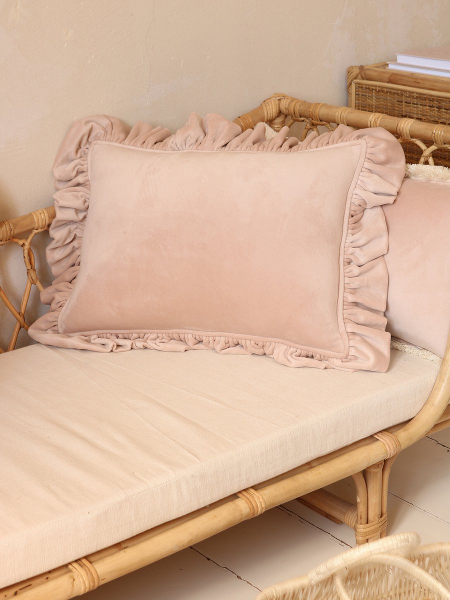 Zachte Velvet kussen met volant - Beige- - Latte Beige- Latte