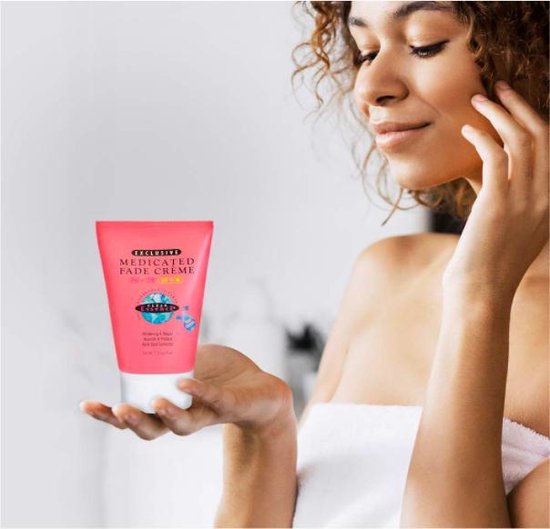 Clear Essence Medicated Fade Creme avec écran solaire SPF 15 Crème éclaircissante... bol