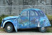 Tuinposter - Auto - Oldtimer Citroen 2 pk in Rood / zwart / wit / grijs  - 120 x 180 cm.