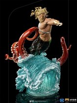 DC Comics: Deluxe Aquaman 1:10 Scale Statue