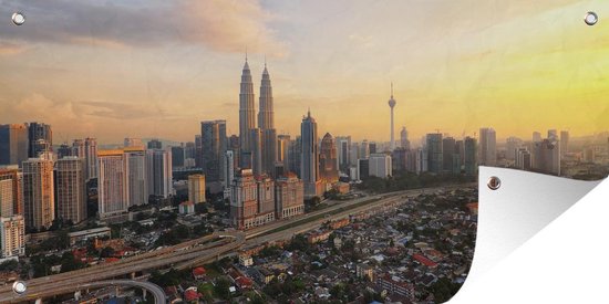 Tuinposter Wolkenkrabbers van Kuala Lumpur - 60x30 cm - Tuindoek - Buitenposter