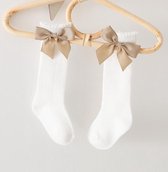 Broderie opengewerkte Kniekousen voor meisje – Roomwit – Afgewerkt met een strik | Meisje – Peuter – Girl | 3 jaar - 6 jaar | Babyshower – Kraamcadeau – Cadeau – Kraam – Babyfeest | DH collec