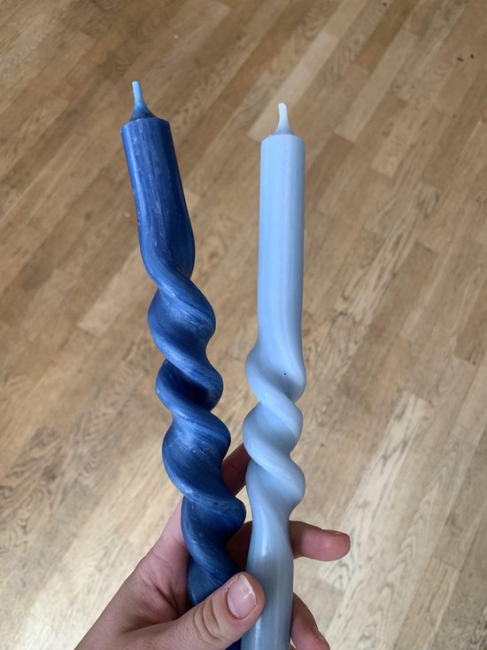 Strikt dictator Onderbreking Gedraaide kaarsen set van 2 - swirl kaarsen - blauw tinten - 28 cm hoog -  twisted... | bol.com