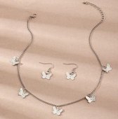 Vlinder ketting & oorbellen set | zilver gekleurd