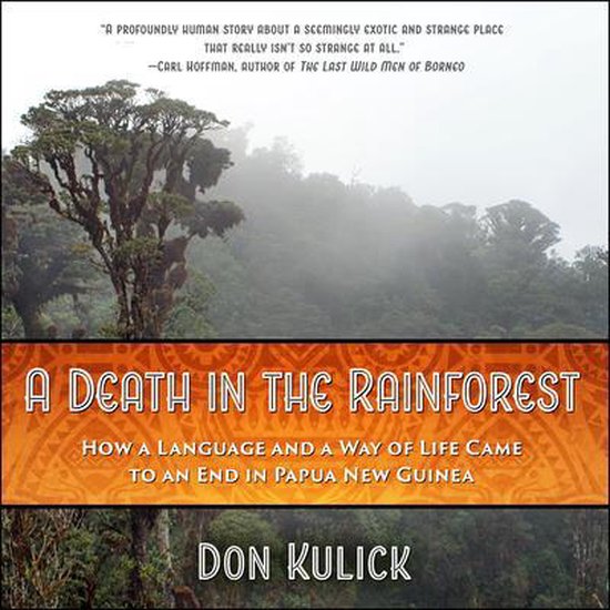 Livre "A Death in the Rainforest" avec texte et images de forêts tropicales luxuriantes et d'arbres embrumés.