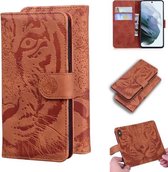 Voor Samsung Galaxy S21 FE Tiger Embossing Pattern Horizontale Flip lederen tas met houder & kaartsleuven & portemonnee (bruin)