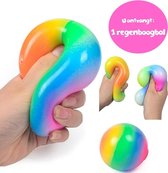 Fidget Toy Regenboog stressbal - Super zacht - Satisfying - 7 cm groot - Stressbal voor de hand