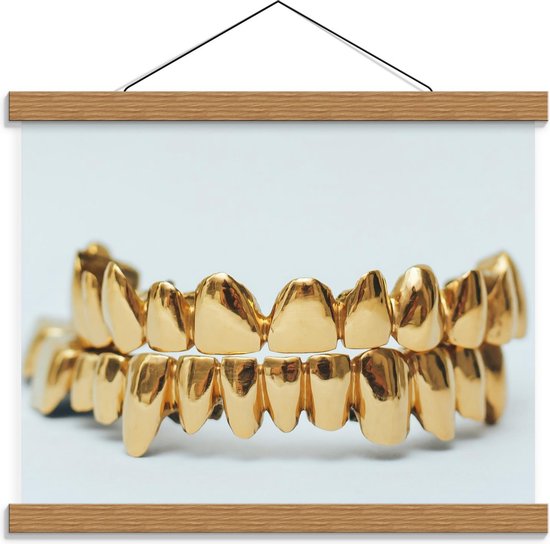 Schoolplaat – Gouden Tanden op Witte Achtergrond - 40x30cm Foto op Textielposter (Wanddecoratie op Schoolplaat)