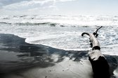 Tuinposter - Zee / Water in wit / grijs / zwart - 80 x 120 cm.