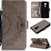 Voor LG G7 Totem Bloem Reliëf Horizontale Flip TPU + PU lederen tas met houder & kaartsleuven & portemonnee (grijs)