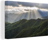 Canvas Schilderij Lichtstralen in het Nationaal Park Foreste Casentinesi in Italië - 30x20 cm - Wanddecoratie