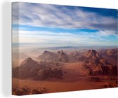 Canvas Schilderij Overzicht het rode gesteente van Wadi Rum - 60x40 cm - Wanddecoratie