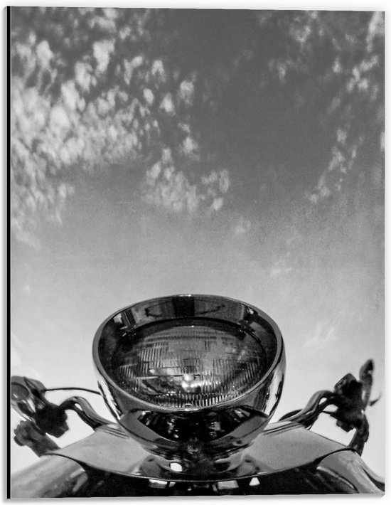 Dibond - Onderaanzicht Koplamp van Scooter (Zwart/wit) - 30x40cm Foto op Aluminium (Wanddecoratie van metaal)