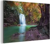 Wanddecoratie Metaal - Aluminium Schilderij Industrieel - Kleurrijke bladeren bij een waterval van het Nationaal park Erawan in Thailand - 90x60 cm - Dibond - Foto op aluminium - Industriële muurdecoratie - Voor de woonkamer/slaapkamer