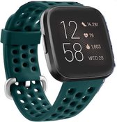 Siliconen Smartwatch bandje - Geschikt voor  Fitbit Versa / Versa 2 siliconen bandje met gaatjes - groen - Maat: S - Horlogeband / Polsband / Armband
