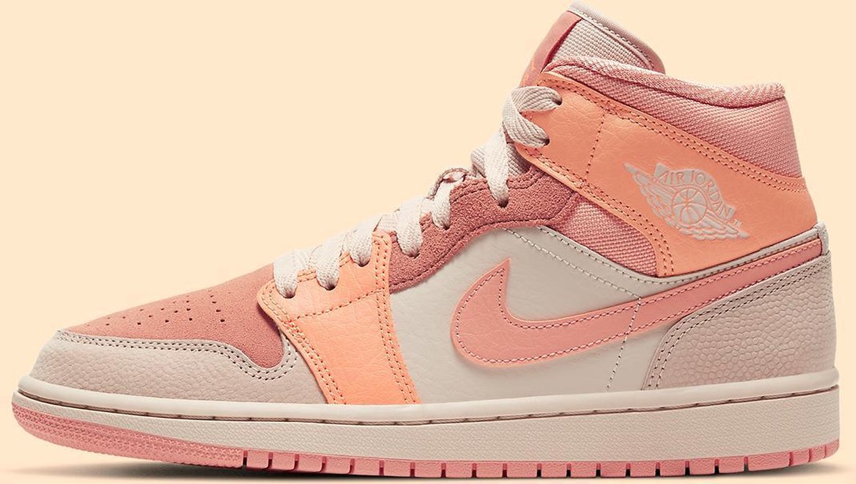 Nike Air Jordan 1 Mid Atomic /Apricot Agate DH4270 800 EUR Oranje