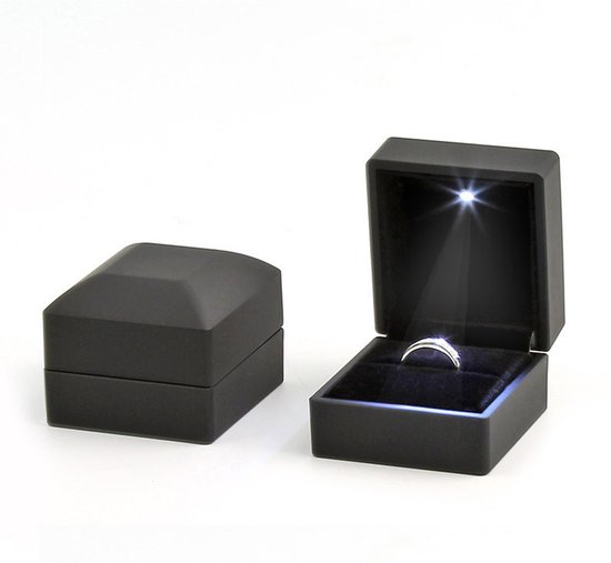 Ring doosje met LED verlichting - zwart - huwelijk, verloving, aanzoek, ringdoosje, led lichtje, valentijnsdag, voorstel, lampje, cadeau, liefde, sieradendoos, opbergdoos, juwelendoos - juwelendoos