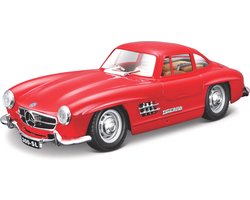 Bburago MERCEDES BENZ 300SL 1954 rood schaalmodel 1:24