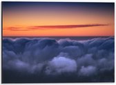 Dibond - Wolken bij Oranje Lucht - 40x30cm Foto op Aluminium (Wanddecoratie van metaal)