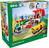 BRIO Central Station Set treinbaan in verpakking met treinen, bus, figuren en station.