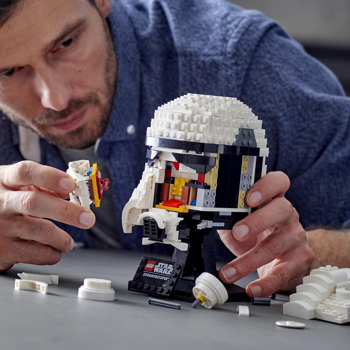 LEGO Star Wars Stormtrooper helm 75276 — afbeelding 10