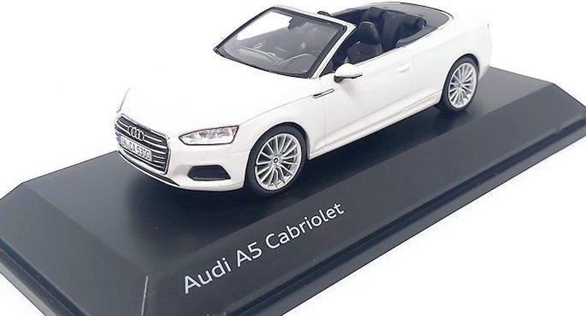 Modèle Réduit Audi A5 Coupé Blanc Glacier 1:43 - Spark 2017 - Édition Concessionnaire