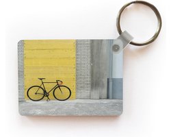 Sleutelhanger - Een racefiets op een industriële achtergrond - Uitdeelcadeautjes - Plastic Sleutelhanger - Een racefiets op een industriële achtergrond - Uitdeelcadeautjes - Plastic