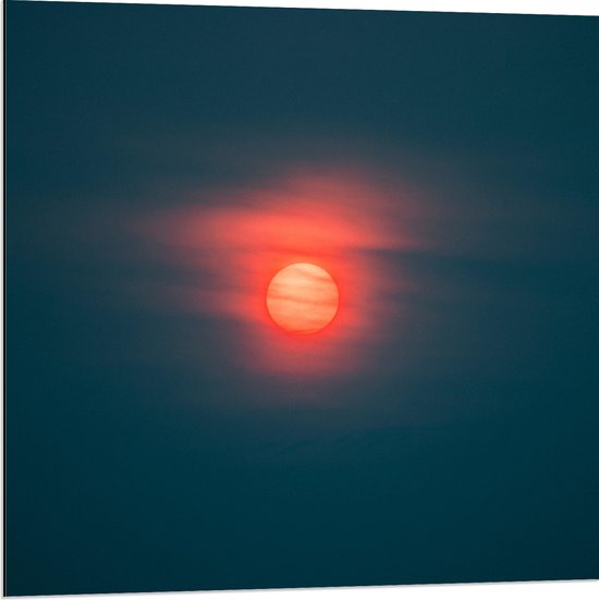 WallClassics - Dibond - Rode Maan achter Wolken - 80x80 cm Foto op Aluminium (Wanddecoratie van metaal)