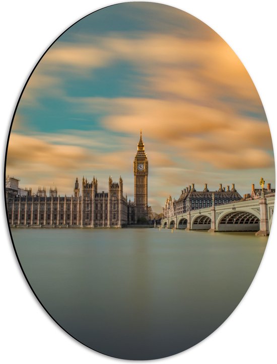 WallClassics - Dibond Ovaal - Big Ben aan het Water - Londen - 42x56 cm Foto op Ovaal (Met Ophangsysteem)