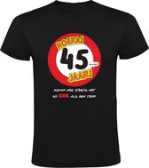 Hoera 45 jaar! Maar nog steeds zo gek als een deur! Heren T-shirt - verjaardag - jarig - feest - 45e verjaardag - verjaardagsshirt - grappig