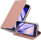 Cadorabo Hoesje geschikt voor Samsung Galaxy J1 2015 in CLASSY ROSE GOUD - Beschermhoes met magnetische sluiting, standfunctie en kaartvakje Book Case Cover Etui