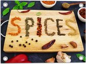 Tuinposter – Spices Geschreven met Specerijen op een Snijplank - 40x30 cm Foto op Tuinposter (wanddecoratie voor buiten en binnen)