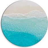 Dibond Muurcirkel - Bovenaanzicht van Helderblauwe Oceaan met Golven - 50x50 cm Foto op Aluminium Muurcirkel (met ophangsysteem)