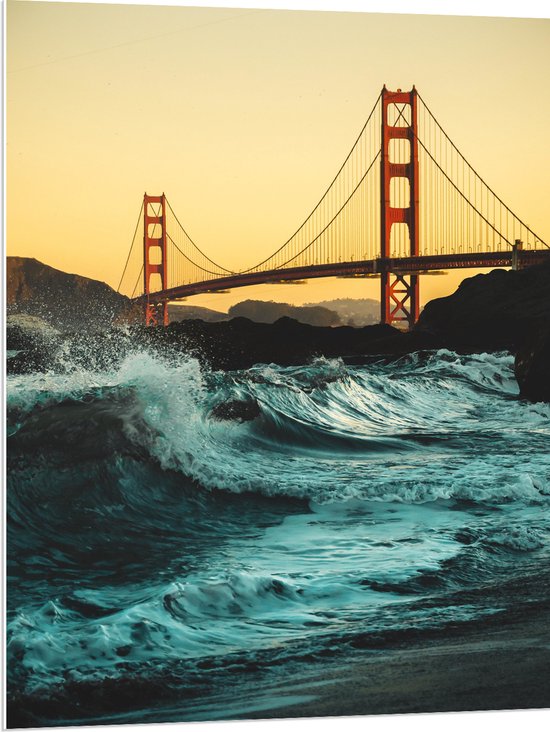 WallClassics - PVC Schuimplaat- Wilde Zee bij Golden Gate Bridge in San Francisco - 75x100 cm Foto op PVC Schuimplaat