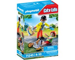foto van PLAYMOBIL City Life Verpleegkundige met patiënt - 71245