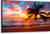 Canvas - Palmboom op Prachtig Verlaten Strand met Zonsondergang - 120x80 cm Foto op Canvas Schilderij (Wanddecoratie op Canvas)