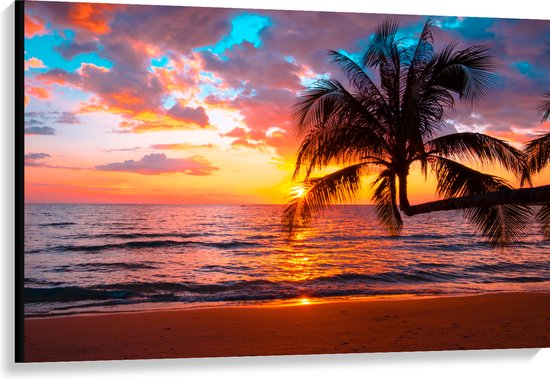 Canvas - Palmboom op Prachtig Verlaten Strand met Zonsondergang - 120x80 cm Foto op Canvas Schilderij (Wanddecoratie op Canvas)