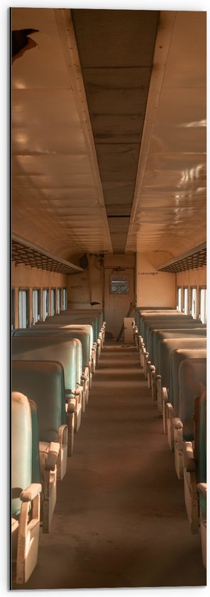 WallClassics - Dibond - Binnenkant van oude Bus - 30x90 cm Foto op Aluminium (Met Ophangsysteem)