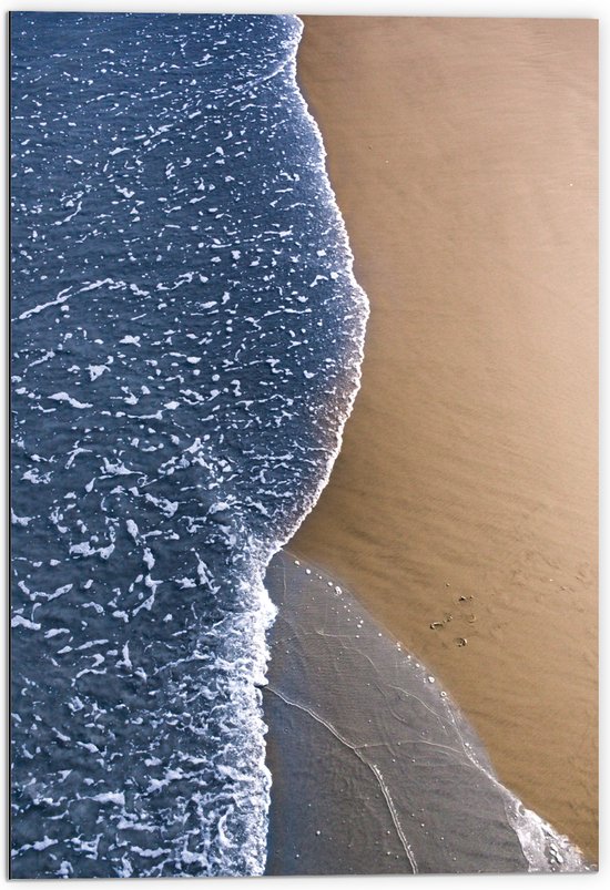 Dibond - Blauwe Zee met Strand - 70x105 cm Foto op Aluminium (Wanddecoratie van metaal)