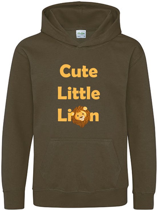 Pixeline Hoodie Cute Little Leeuw olive 7-8 jaar - Leeuw - Pixeline - Trui - Stoer - Dier - Kinderkleding - Hoodie - Dierenprint - Animal - Kleding